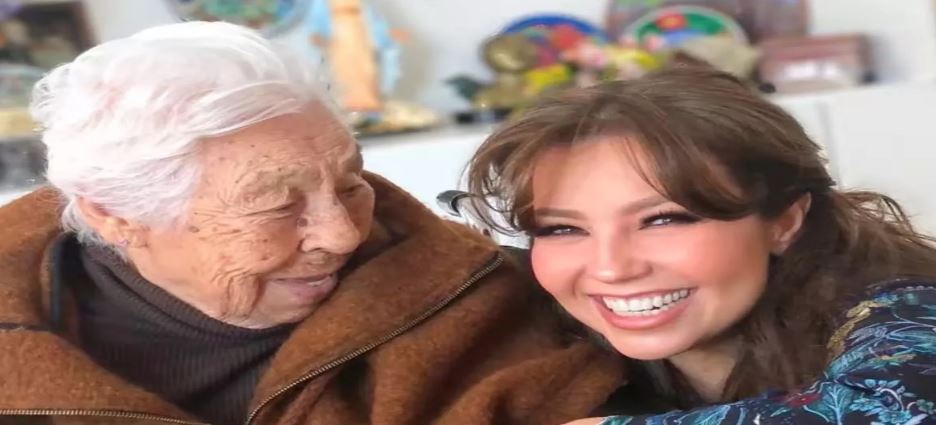 A los 104 años de edad muere abuelita de Thalía y Laura Zapata