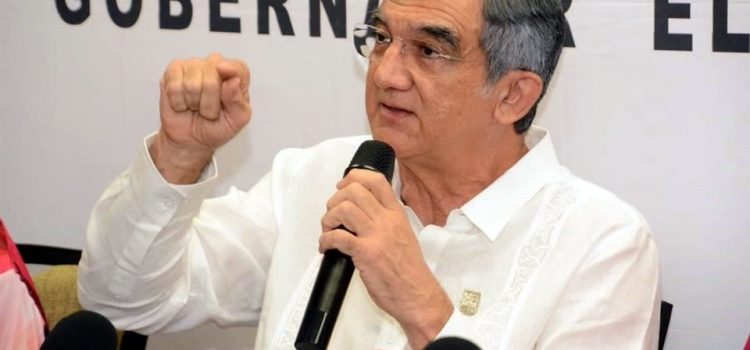 Gobernador electo de Tamaulipas asegura que Cabeza de Vaca giró orden de aprehensión en su contra