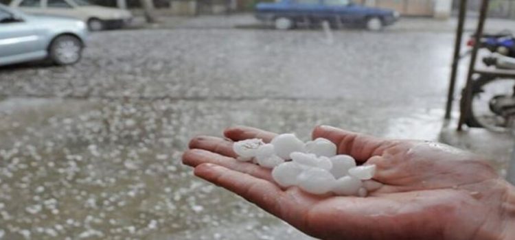 Cae granizo en comunidades rurales