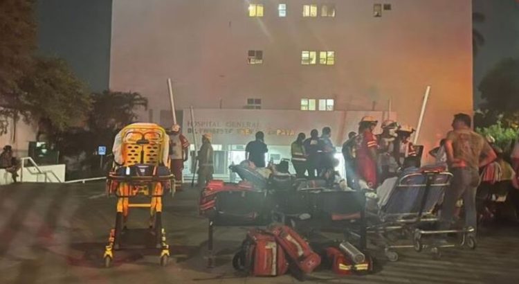 Por un incendio desalojan a pacientes de hospital en Cd. Victoria