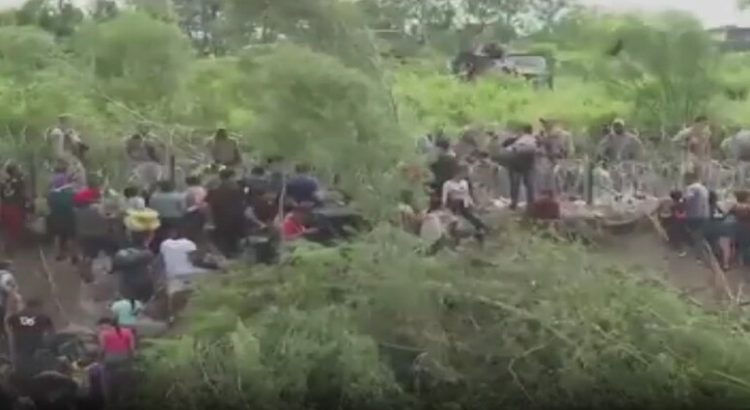 Ni las aguas heladas, navajas y soldados no detienen a los migrantes en Tamaulipas