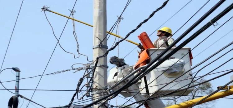 CFE ya restablece al 99% el suministro eléctrico en NL, Tamaulipas, SLP y Veracruz