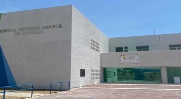 Tras ser ignorada una mujer da a luz en la sala de espera del Hospital Materno Infantil en Reynosa